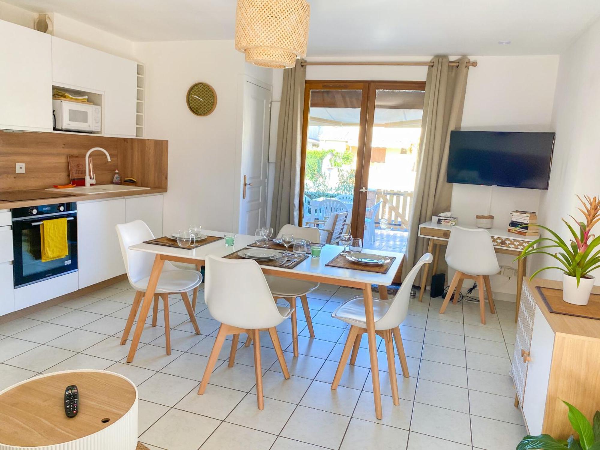 Maison "Douceurs D'Ete " Maison De Vacances Bord De Mer A Vias Plage - 600M De La Plage Et Du Canal Du Midi - Piscine Residentielle, Wifi Fibre, Activites Et Loisirs Eksteriør billede